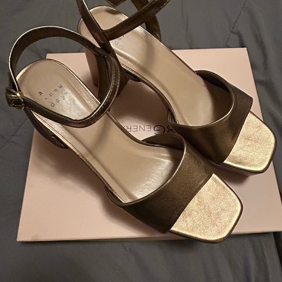 A New Day Metallic Heeled Sandals - Picture 5 of 5